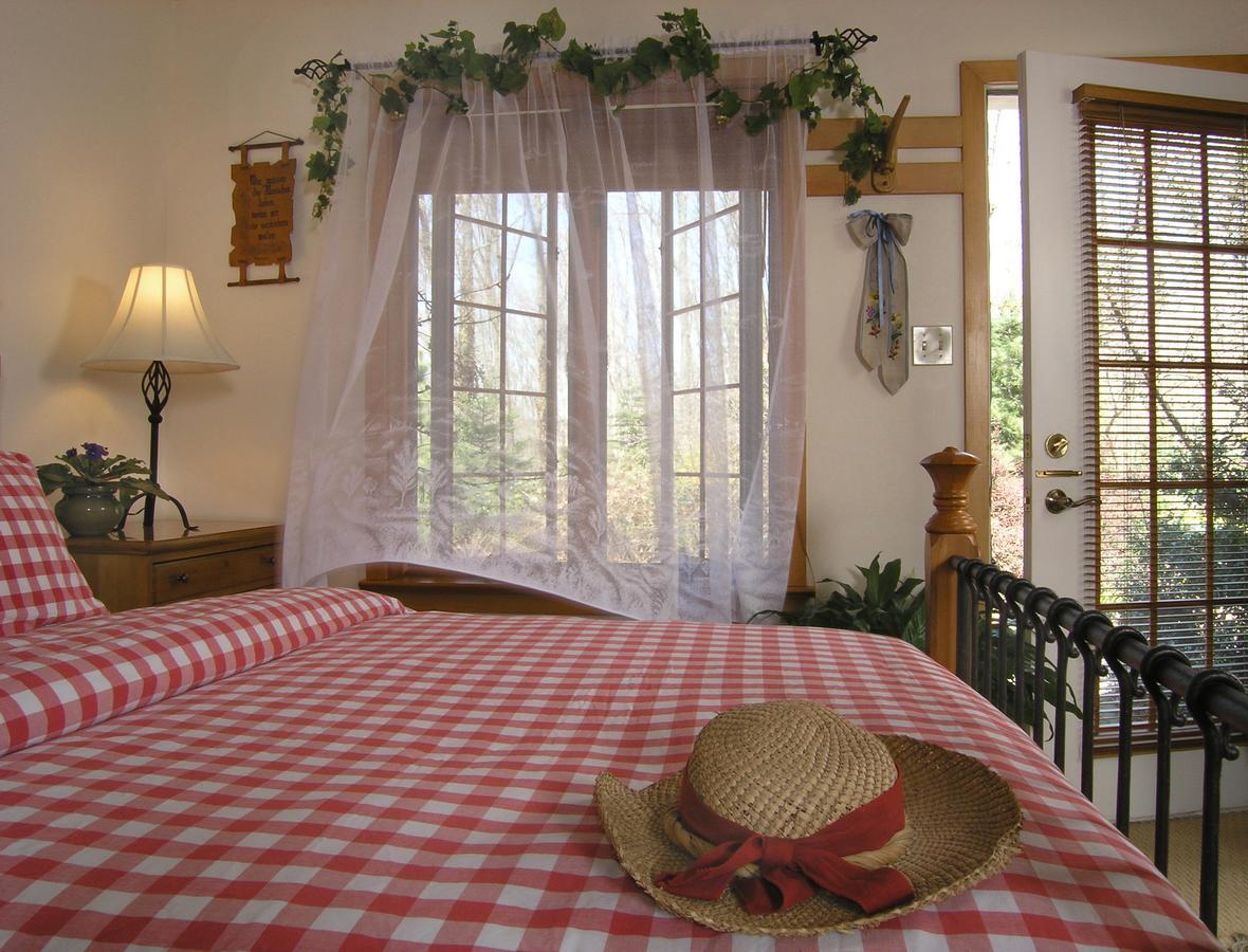 Swiss Woods Bed And Breakfast Lititz Exteriör bild